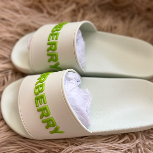 Burberry slides - Picture 3 of 7
